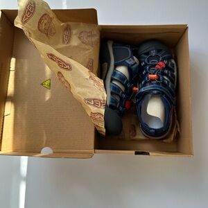 5K Smokey the Bear Keens Newport H2 New in Box Kids Youth Shoes Sandals Blue